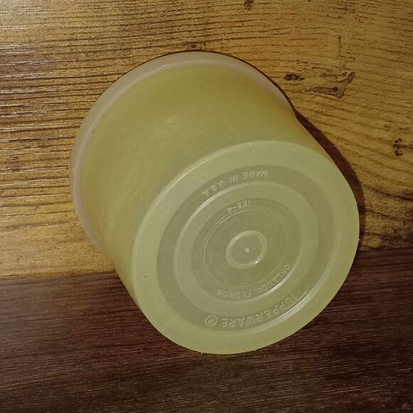 Yellow Tupperware Container Small - Picture 4 of 4